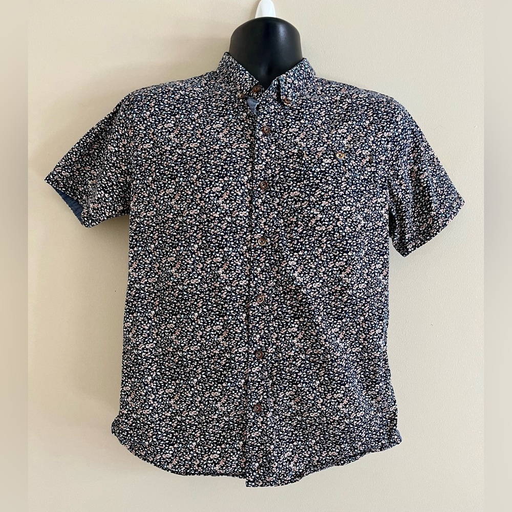 Sunrise Kingdom Men's Navy Blue Floral Buttoned Down Short Sleeve Shirt - Size S
